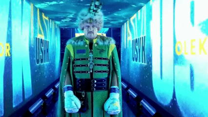 Boxer Oleksandr Usyk feels ready to fight Fury with this walkout!